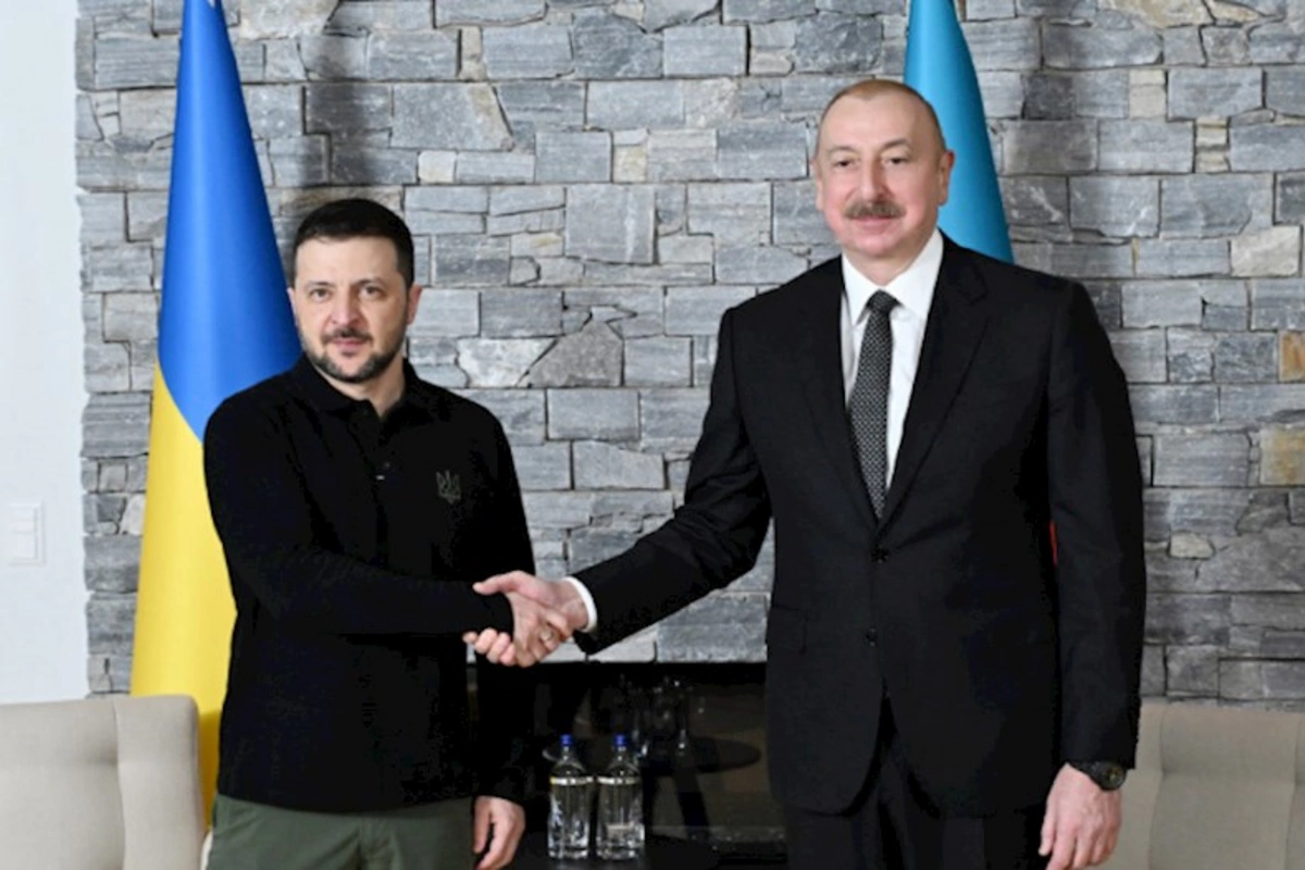 İlham Əliyev Zelenski ilə görüşdü — FOTO