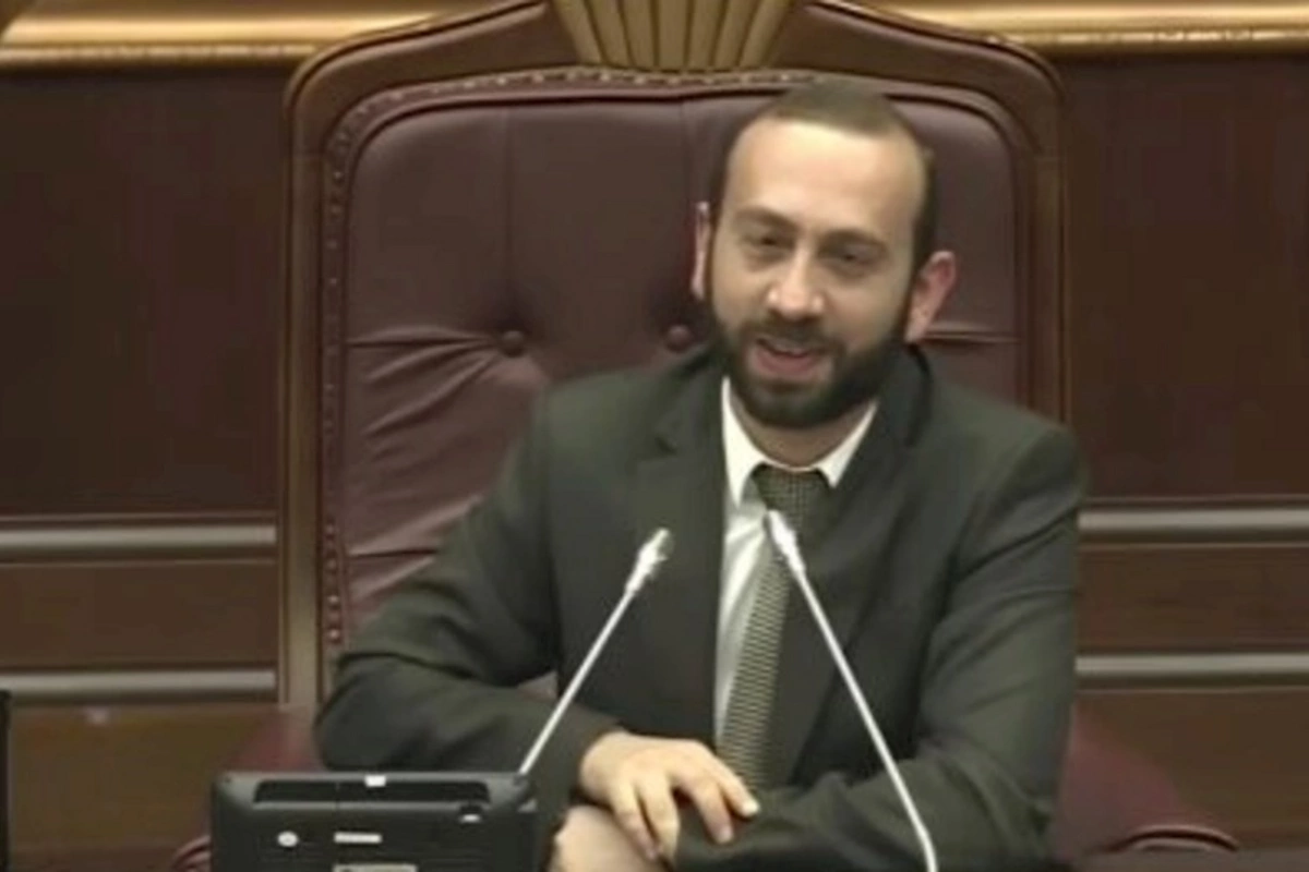 Mirzoyan “Fəryad” filmindəki bu rəsmə baxıb güldü — VİDEO