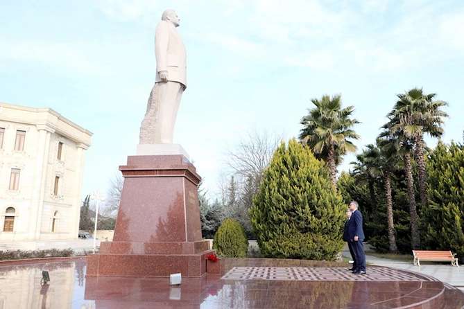 Azəriqaz İB-nin baş direktorunun ilin ilk vətəndaş qəbulu Salyan rayonunda baş tutdu — FOTOLAR Azəriqaz İB-nin baş direktorunun ilin ilk vətəndaş qəbulu Salyan rayonunda baş tutdu — FOTOLAR
