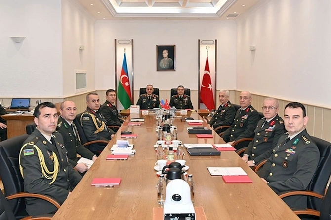 Azərbaycan Quru Qoşunları komandanı Türkiyədə rəsmi səfərdədir — FOTOLAR Azərbaycan Quru Qoşunları komandanı Türkiyədə rəsmi səfərdədir — FOTOLAR