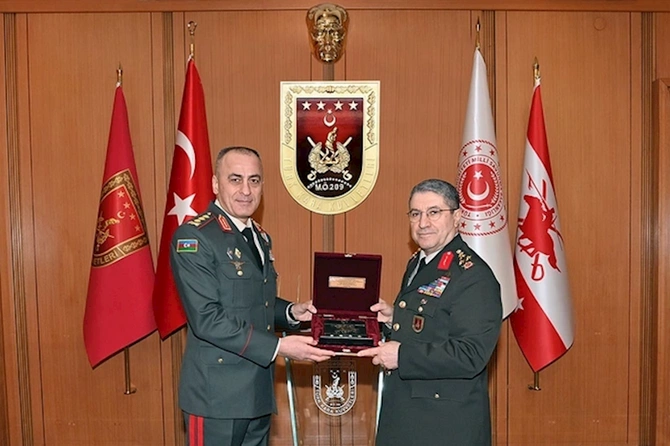 Azərbaycan Quru Qoşunları komandanı Türkiyədə rəsmi səfərdədir — FOTOLAR Azərbaycan Quru Qoşunları komandanı Türkiyədə rəsmi səfərdədir — FOTOLAR