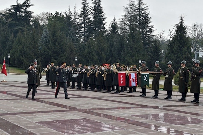 Azərbaycan Quru Qoşunları komandanı Türkiyədə rəsmi səfərdədir — FOTOLAR Azərbaycan Quru Qoşunları komandanı Türkiyədə rəsmi səfərdədir — FOTOLAR