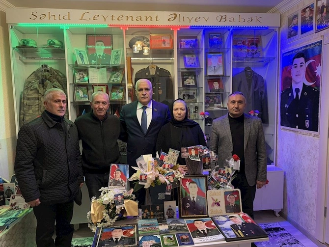 Vüqar Rəhimzadə Culfanın bir neçə kəndində şəhid ailələrini və ən yaşlı sakinləri evlərində ziyarət edib — FOTOLAR Vüqar Rəhimzadə Culfanın bir neçə kəndində şəhid ailələrini və ən yaşlı sakinləri evlərində ziyarət edib — FOTOLAR