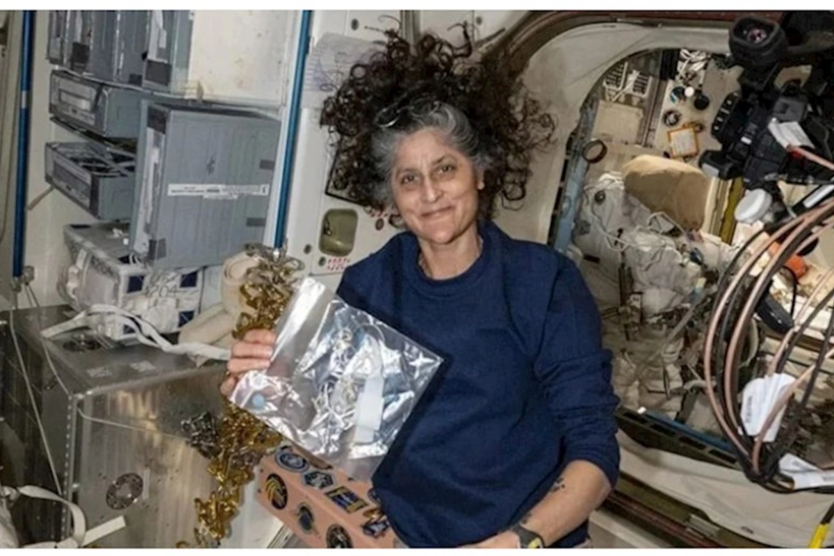 Trampdan yeni qərar: Astronavtlar geri qaytarılır