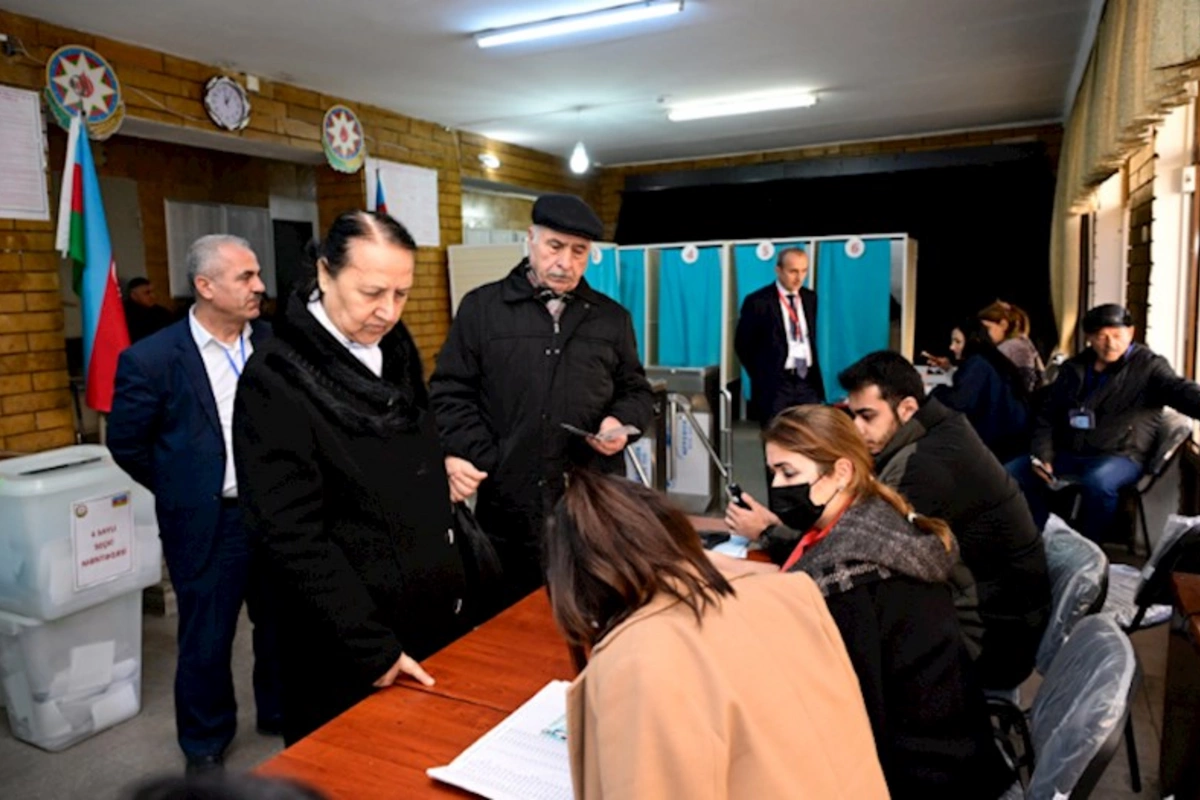 Sevindirici haldır ki, yaşlı vətəndaşlarımız da həvəslə gəlib səs verirlər