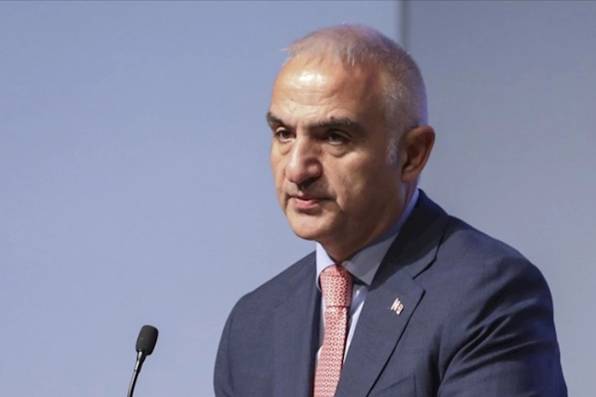 Türkiyəli nazir kurortdakı yanğına görə istefasını istədi