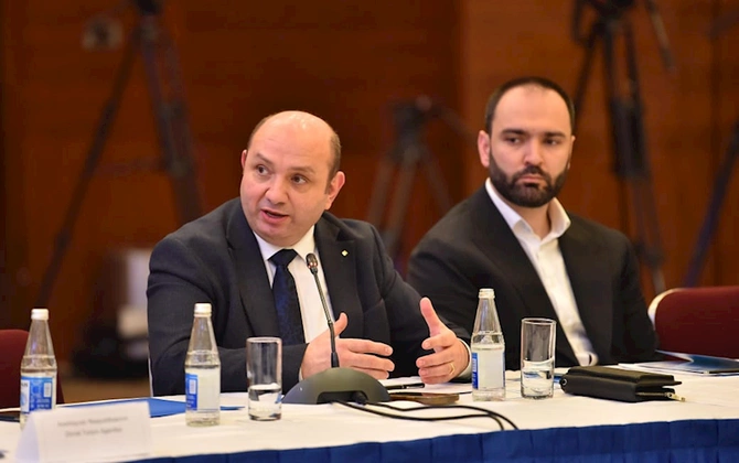 “Su şəbəkəsinə qoşulma” üzrə islahatların və yeni tariflərin təqdimatı keçirilib — FOTOLAR “Su şəbəkəsinə qoşulma” üzrə islahatların və yeni tariflərin təqdimatı keçirilib — FOTOLAR