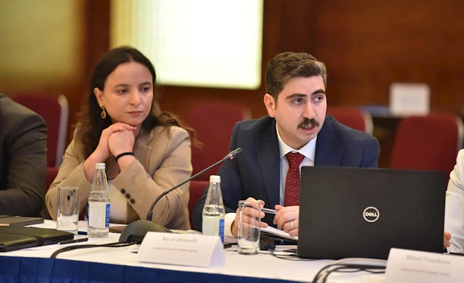 “Su şəbəkəsinə qoşulma” üzrə islahatların və yeni tariflərin təqdimatı keçirilib — FOTOLAR “Su şəbəkəsinə qoşulma” üzrə islahatların və yeni tariflərin təqdimatı keçirilib — FOTOLAR