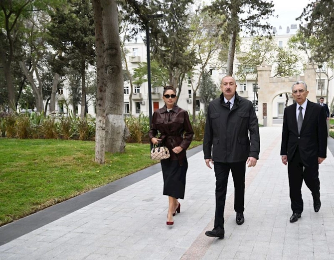 İlham Əliyev və Mehriban Əliyeva Bakıda salınan yeni parkın açılışında iştirak edib — FOTOLAR İlham Əliyev və Mehriban Əliyeva Bakıda salınan yeni parkın açılışında iştirak edib — FOTOLAR