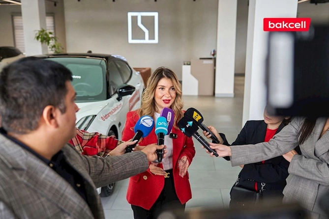 “Bakcell” lotereyasında ilk “Zeekr 001” qalibə təhvil verildi — FOTOLAR “Bakcell” lotereyasında ilk “Zeekr 001” qalibə təhvil verildi — FOTOLAR