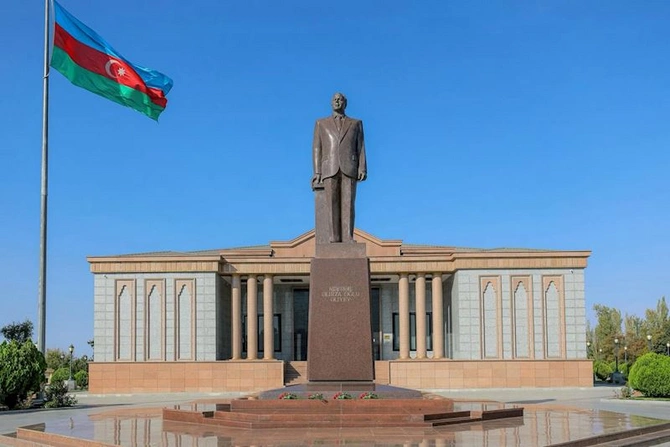 Mədəniyyət naziri Naxçıvanda vətəndaşların müraciətlərini dinlədi — FOTOLAR