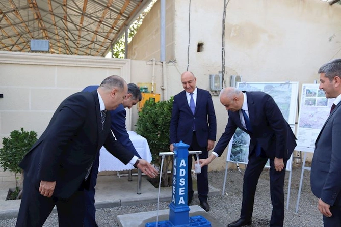 ADSEA daha bir kəndi içməli su ilə təmin etdi — FOTOLAR ADSEA daha bir kəndi içməli su ilə təmin etdi — FOTOLAR