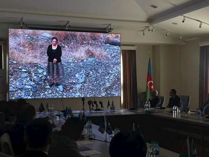 İşığa doğru filminin təqdimatı oldu — FOTOLAR İşığa doğru filminin təqdimatı oldu — FOTOLAR