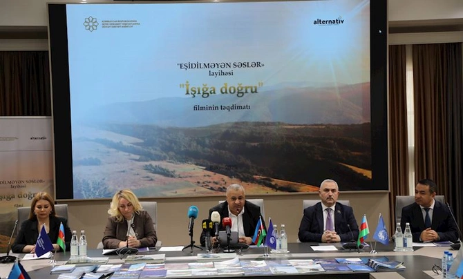 İşığa doğru filminin təqdimatı oldu — FOTOLAR İşığa doğru filminin təqdimatı oldu — FOTOLAR