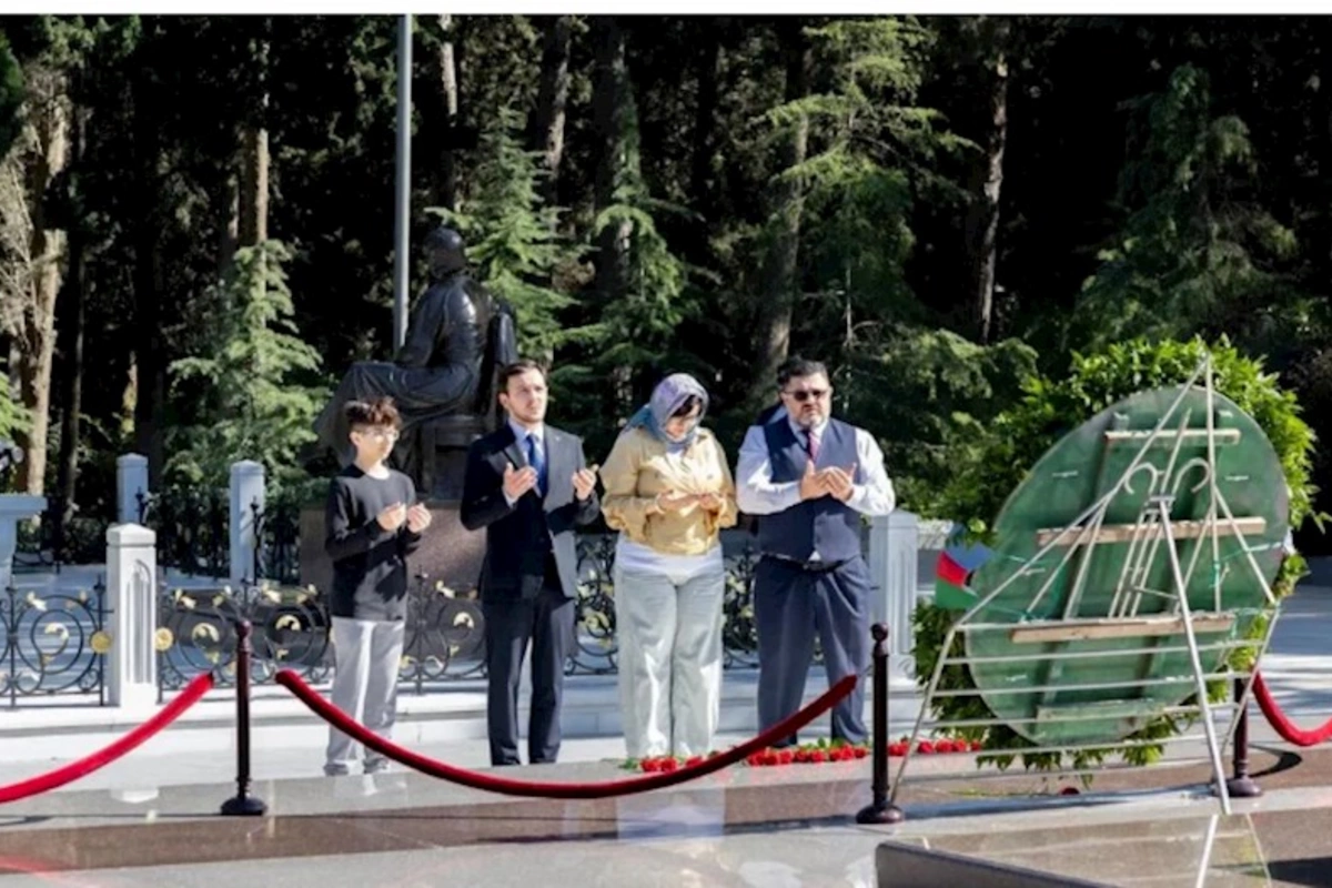 Rəsul Quliyevin ailə üzvləri 30 ildən sonra ilk dəfə Azərbaycana gəlib — FOTOLAR