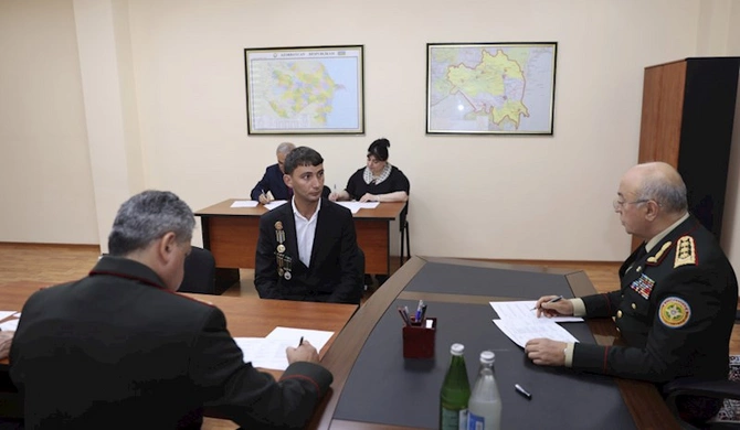 Kəmaləddin Heydərov Salyanda vətəndaşları qəbul edib — FOTOLAR Kəmaləddin Heydərov Salyanda vətəndaşları qəbul edib — FOTOLAR