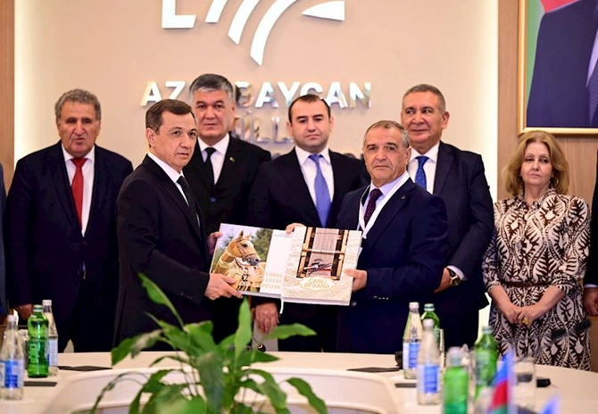 Azərbaycan Milli Kitabxanasında “Türkmənistan ədəbiyyatı guşəsi”nin açılışı olub — FOTOLAR Azərbaycan Milli Kitabxanasında “Türkmənistan ədəbiyyatı guşəsi”nin açılışı olub — FOTOLAR