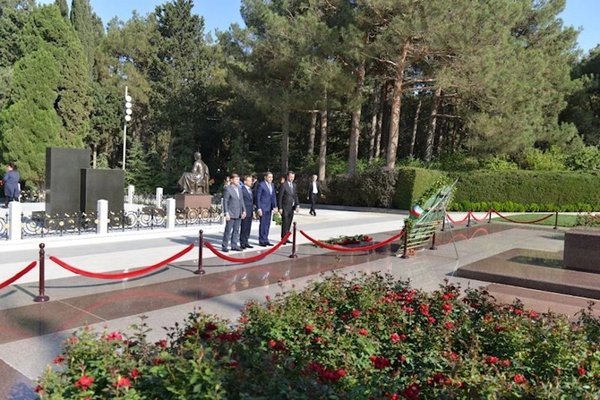 Azərbaycan və Tacikistan ədliyyə orqanları arasında əməkdaşlıq müzakirə olunub — FOTOLAR