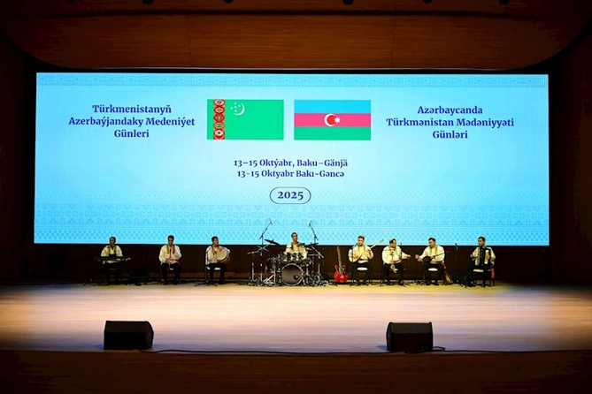 Türkmənistan Mədəniyyəti Günlərinə həsr olunmuş möhtəşəm konsert proqramı təqdim olunub — FOTOLAR Türkmənistan Mədəniyyəti Günlərinə həsr olunmuş möhtəşəm konsert proqramı təqdim olunub — FOTOLAR