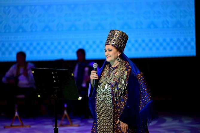 Türkmənistan Mədəniyyəti Günlərinə həsr olunmuş möhtəşəm konsert proqramı təqdim olunub — FOTOLAR Türkmənistan Mədəniyyəti Günlərinə həsr olunmuş möhtəşəm konsert proqramı təqdim olunub — FOTOLAR