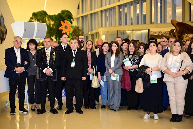 Türkmən milli irsinin dayağı - Arxadağ adlı sərgi açılıb — FOTOLAR Türkmən milli irsinin dayağı - Arxadağ adlı sərgi açılıb — FOTOLAR