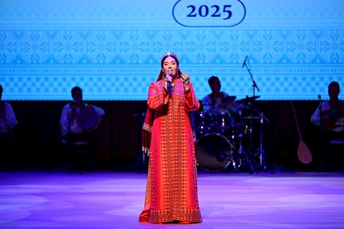 Türkmənistan Mədəniyyəti Günlərinə həsr olunmuş möhtəşəm konsert proqramı təqdim olunub — FOTOLAR Türkmənistan Mədəniyyəti Günlərinə həsr olunmuş möhtəşəm konsert proqramı təqdim olunub — FOTOLAR