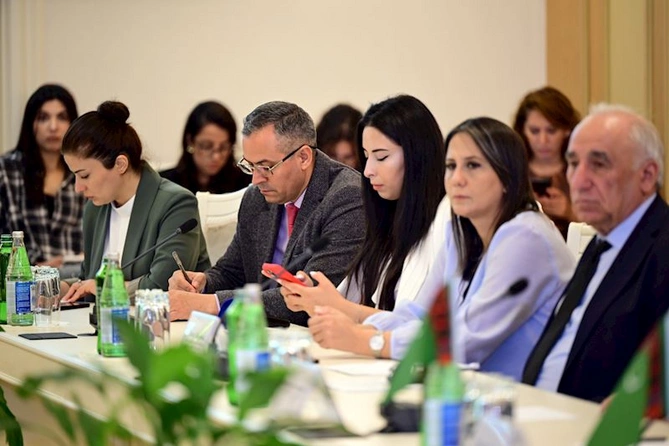 Azərbaycan Milli Kitabxanasında “Türkmənistan ədəbiyyatı guşəsi”nin açılışı olub — FOTOLAR Azərbaycan Milli Kitabxanasında “Türkmənistan ədəbiyyatı guşəsi”nin açılışı olub — FOTOLAR