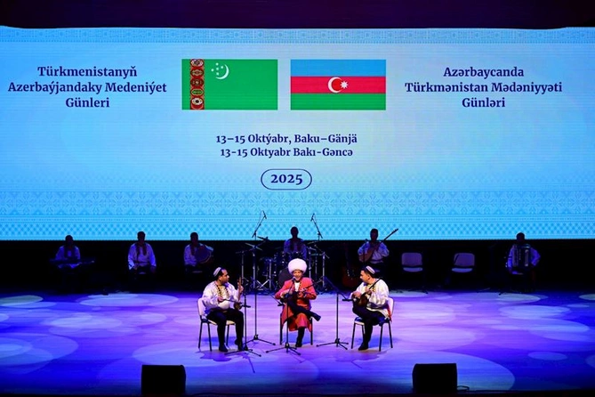 Türkmənistan Mədəniyyəti Günlərinə həsr olunmuş möhtəşəm konsert proqramı təqdim olunub — FOTOLAR Türkmənistan Mədəniyyəti Günlərinə həsr olunmuş möhtəşəm konsert proqramı təqdim olunub — FOTOLAR