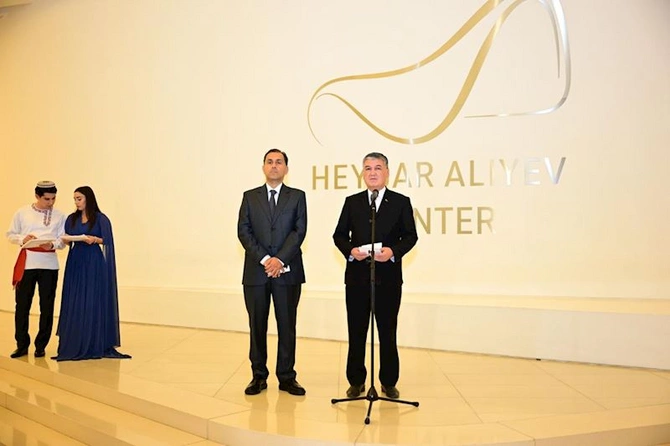 Türkmən milli irsinin dayağı - Arxadağ adlı sərgi açılıb — FOTOLAR Türkmən milli irsinin dayağı - Arxadağ adlı sərgi açılıb — FOTOLAR