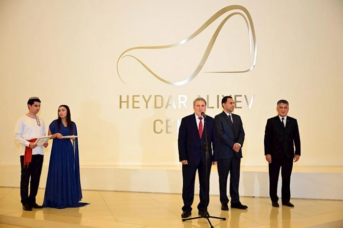Türkmən milli irsinin dayağı - Arxadağ adlı sərgi açılıb — FOTOLAR Türkmən milli irsinin dayağı - Arxadağ adlı sərgi açılıb — FOTOLAR