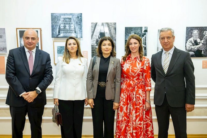 Bakıda Daha yaxşı gələcəyin vədi adlı sərgi açıldı — FOTOLAR Bakıda Daha yaxşı gələcəyin vədi adlı sərgi açıldı — FOTOLAR