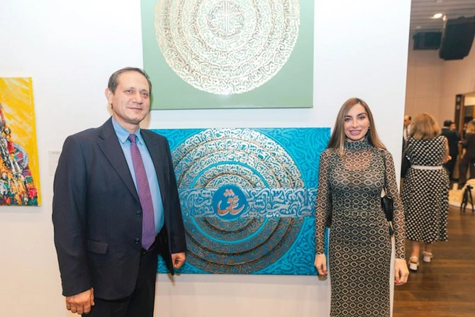 Leyla və Arzu Əliyeva beynəlxalq incəsənət sərgisinin açılışında — FOTOLAR