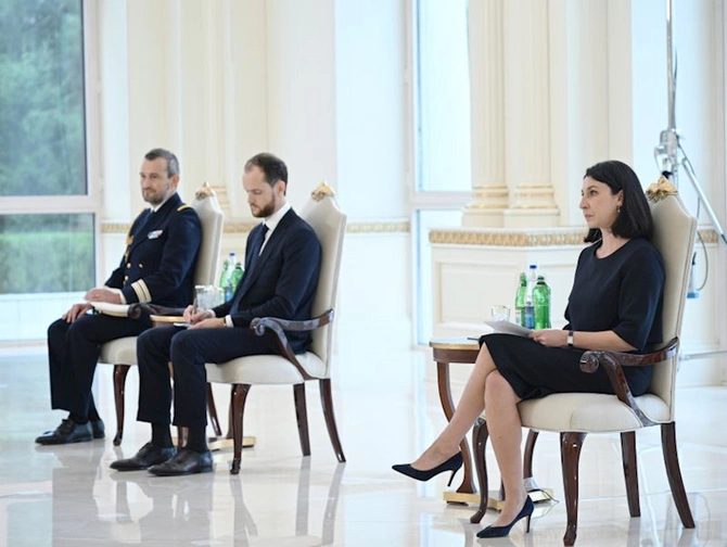 Prezident Fransanın yeni səfirinin etimadnaməsini qəbul edib — FOTOLAR Prezident Fransanın yeni səfirinin etimadnaməsini qəbul edib — FOTOLAR