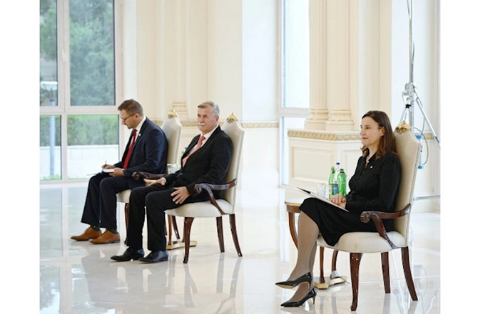 Prezident Avropa İttifaqının Azərbaycandakı nümayəndəliyinin yeni rəhbərinin etimadnaməsini qəbul edib — FOTOLAR Prezident Avropa İttifaqının Azərbaycandakı nümayəndəliyinin yeni rəhbərinin etimadnaməsini qəbul edib — FOTOLAR