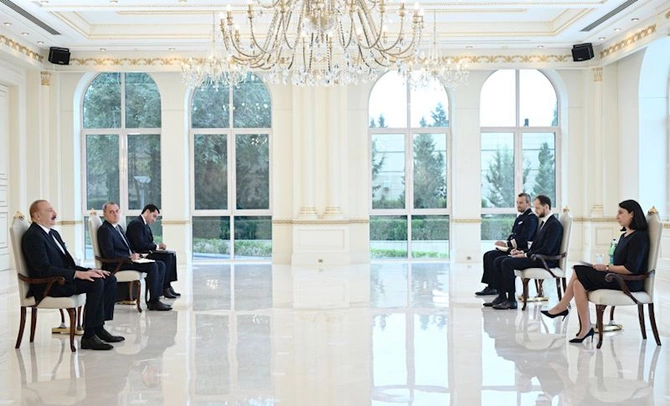 Prezident Fransanın yeni səfirinin etimadnaməsini qəbul edib — FOTOLAR Prezident Fransanın yeni səfirinin etimadnaməsini qəbul edib — FOTOLAR