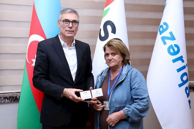 Əmək fəaliyyətində fərqlənən işçilərlə görüş keçirildi — FOTOLAR