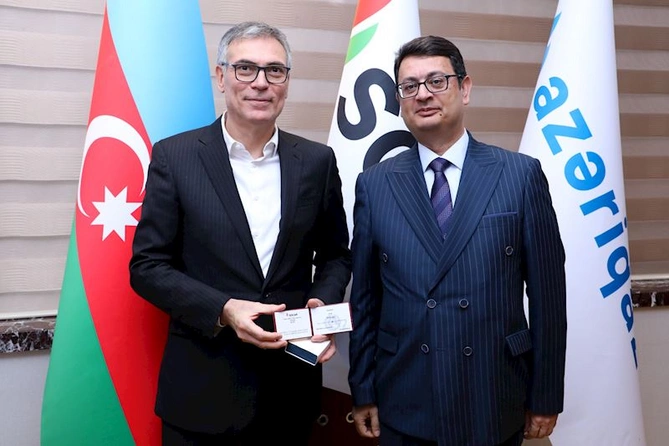 Əmək fəaliyyətində fərqlənən işçilərlə görüş keçirildi — FOTOLAR