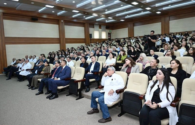Azərbaycan və Çin həkimləri tarixi əməliyyat keçiriblər — FOTOLAR Azərbaycan və Çin həkimləri tarixi əməliyyat keçiriblər — FOTOLAR