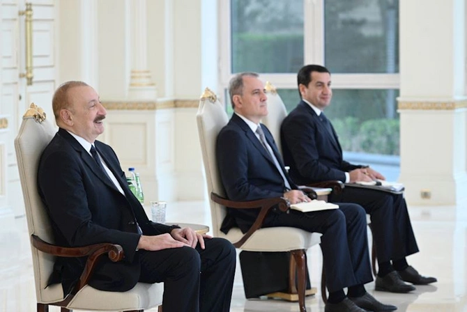 Prezident Fransanın yeni səfirinin etimadnaməsini qəbul edib — FOTOLAR Prezident Fransanın yeni səfirinin etimadnaməsini qəbul edib — FOTOLAR