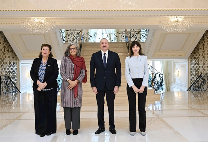 Prezident İlham Əliyev BMT-nin Məskunlaşma Proqramının icraçı direktorunu qəbul edib — FOTOLAR Prezident İlham Əliyev BMT-nin Məskunlaşma Proqramının icraçı direktorunu qəbul edib — FOTOLAR
