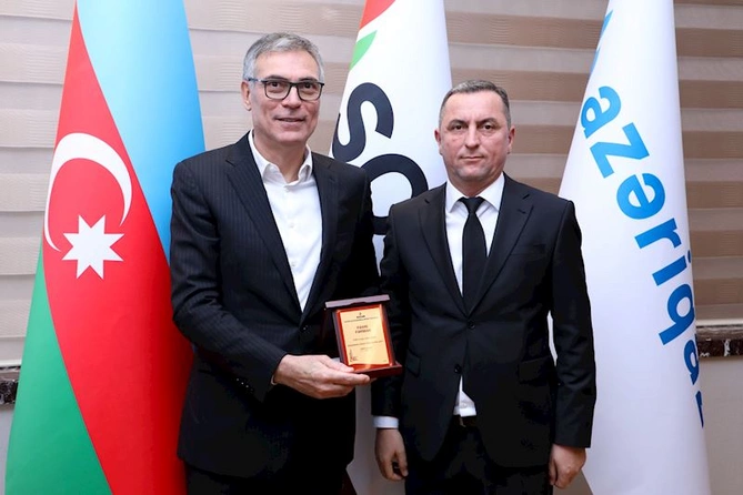 Əmək fəaliyyətində fərqlənən işçilərlə görüş keçirildi — FOTOLAR