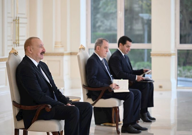 Prezident yeni səfirin etimadnaməsini qəbul edib — FOTOLAR Prezident yeni səfirin etimadnaməsini qəbul edib — FOTOLAR