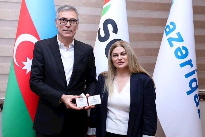 Əmək fəaliyyətində fərqlənən işçilərlə görüş keçirildi — FOTOLAR