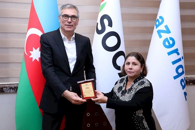 Əmək fəaliyyətində fərqlənən işçilərlə görüş keçirildi — FOTOLAR