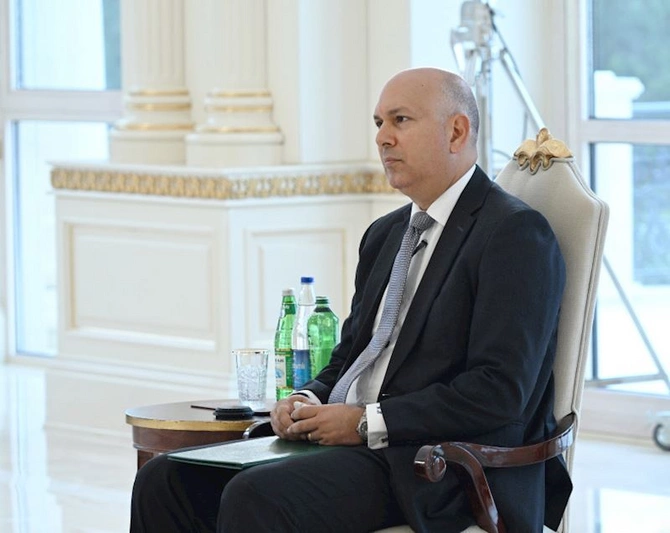 İlham Əliyev Misirin yeni səfirinin etimadnaməsini qəbul edib — FOTOLAR İlham Əliyev Misirin yeni səfirinin etimadnaməsini qəbul edib — FOTOLAR