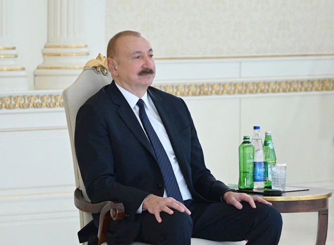 İlham Əliyev Misirin yeni səfirinin etimadnaməsini qəbul edib — FOTOLAR İlham Əliyev Misirin yeni səfirinin etimadnaməsini qəbul edib — FOTOLAR