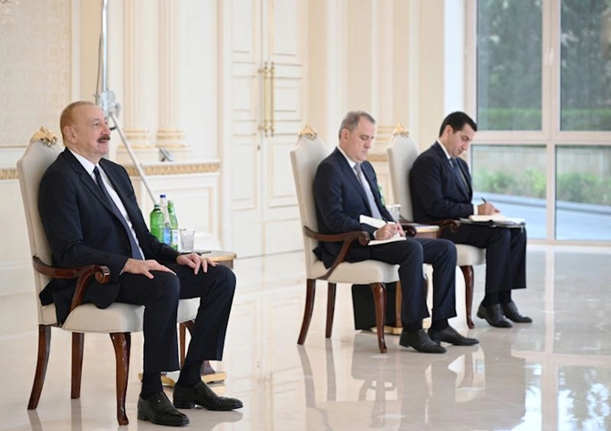 Prezident yeni səfirin etimadnaməsini qəbul edib — FOTOLAR Prezident yeni səfirin etimadnaməsini qəbul edib — FOTOLAR