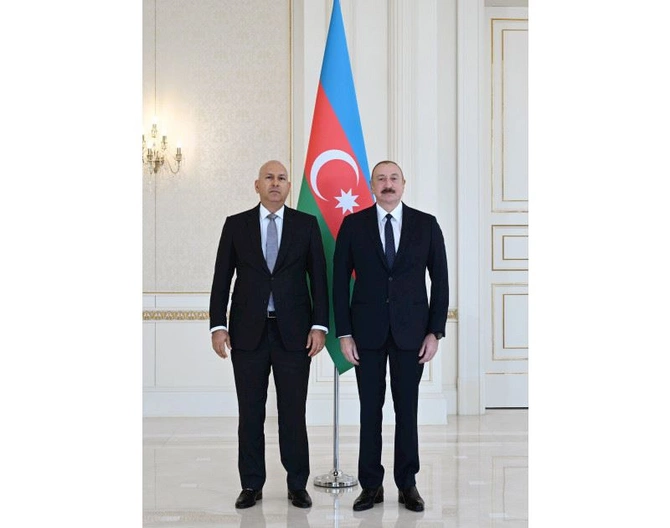 İlham Əliyev Misirin yeni səfirinin etimadnaməsini qəbul edib — FOTOLAR İlham Əliyev Misirin yeni səfirinin etimadnaməsini qəbul edib — FOTOLAR