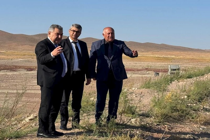 Agentliyin əməkdaşları balıqların kütləvi öldüyü su anbarında olublar — FOTOLAR