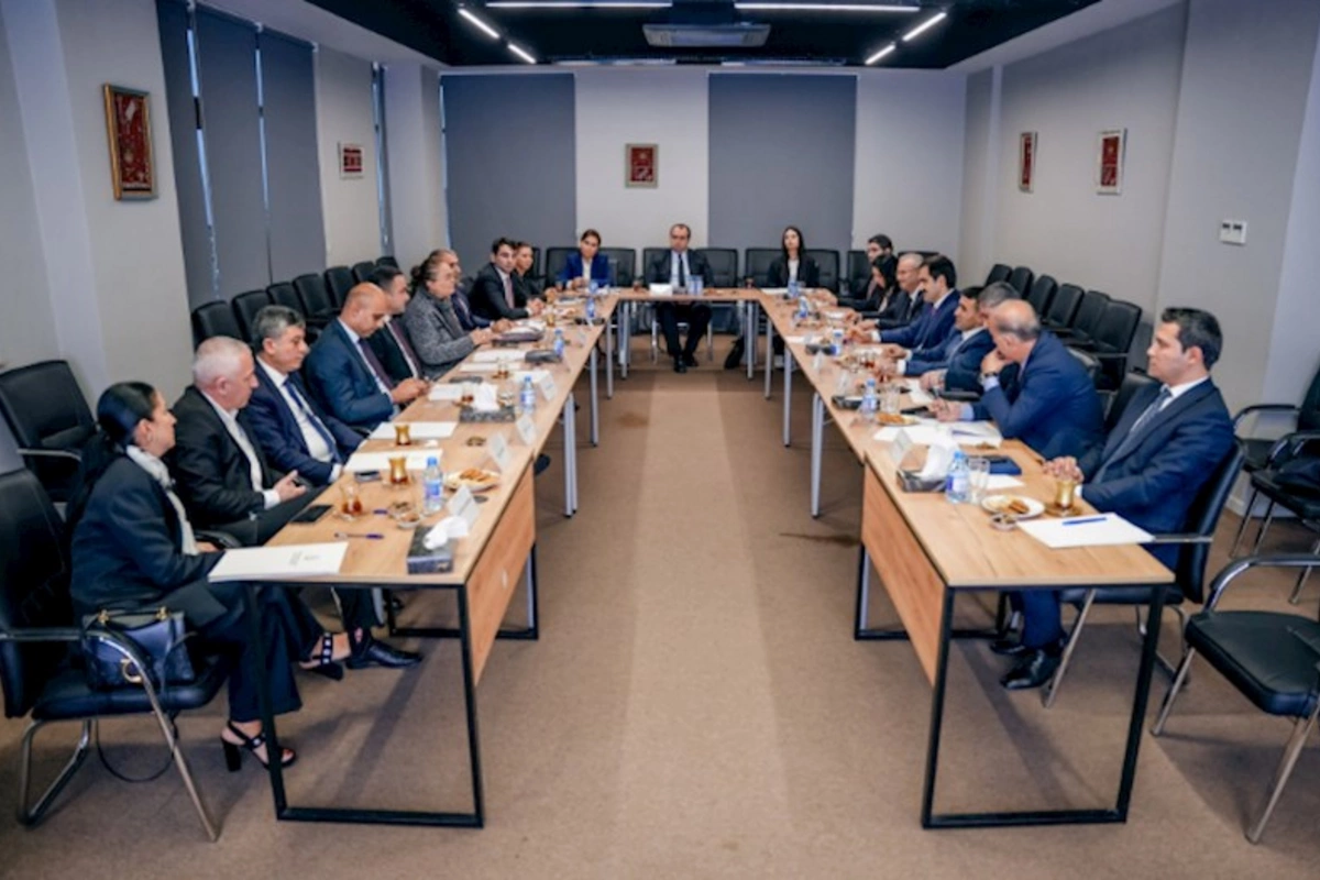 Mədəniyyət və təhsil sahələrinin inteqrasiyasına dair müzakirə aparılıb — FOTOLAR